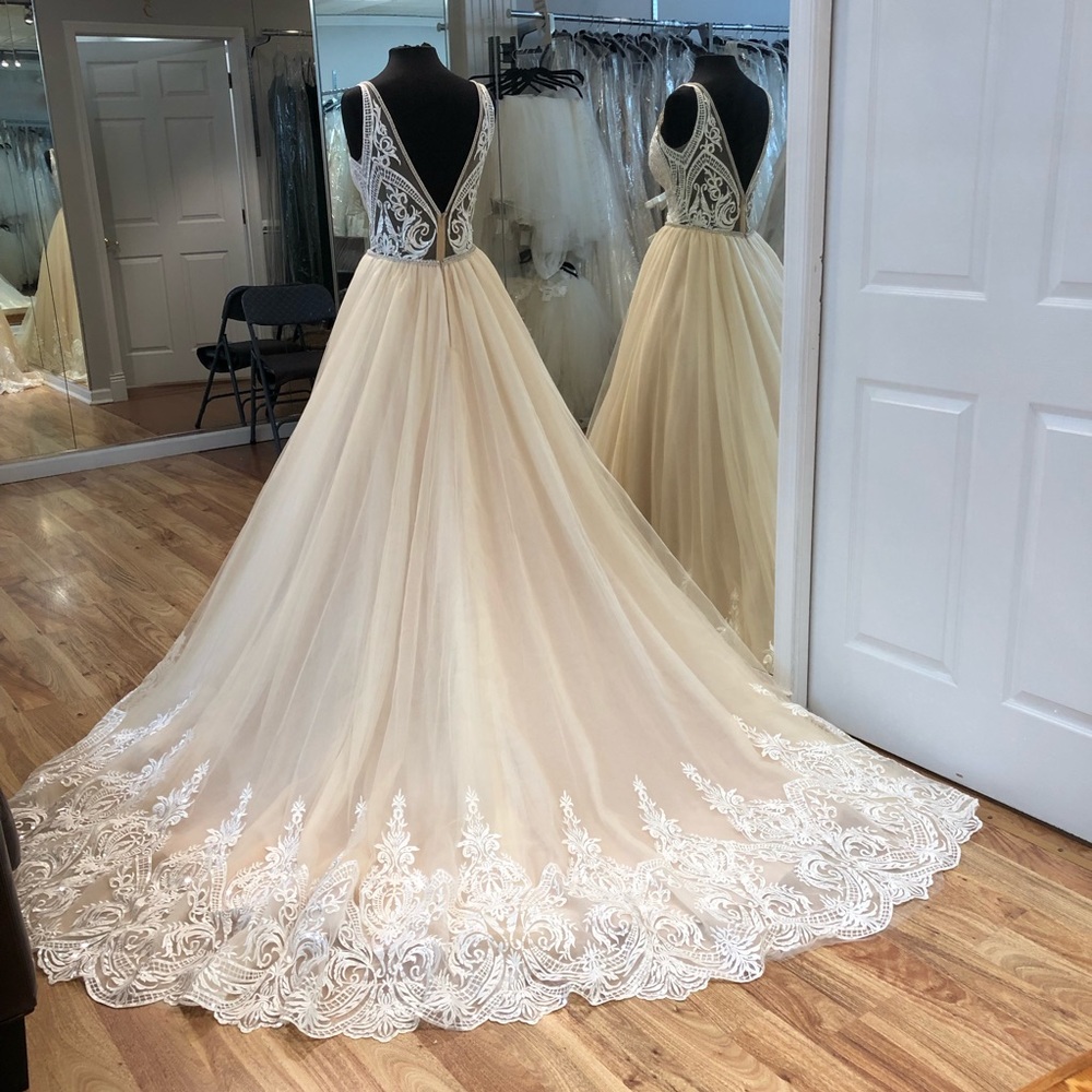 Ashley and Justin wedding gown